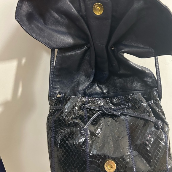 Elegant navy Textured Women's Shoulder Bag - Picture 4 of 7